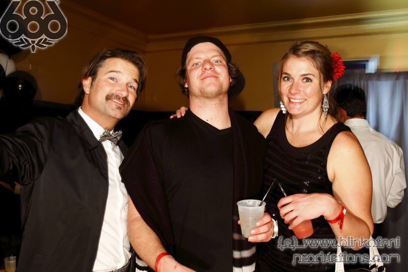 686Holiday2011_449
