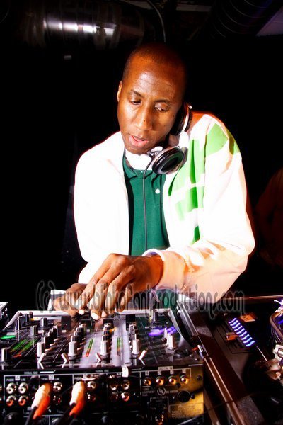 DEEP9anniv_185 