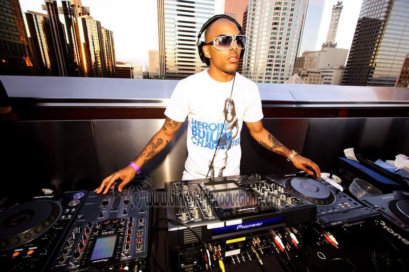 dub_frequency_328 
